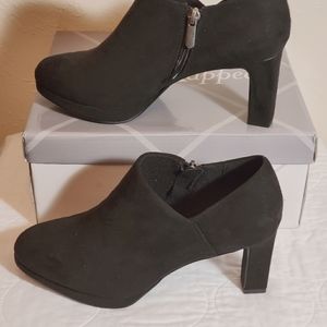 NWB Black Ankle Bootue